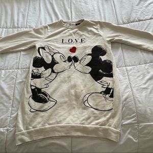 Zara Mickey and Minnie L.O.V.E. sweater dress. Girl’s size 10
